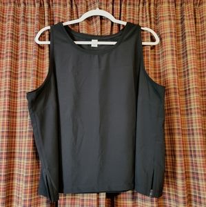 Black cropped tank top